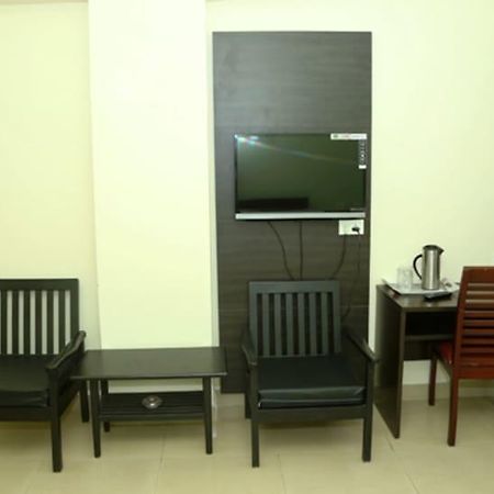 ホテルSri Srinivasa Residency Kadapa エクステリア 写真